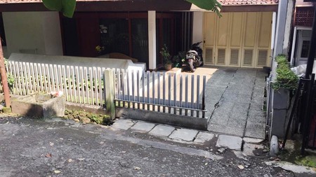 Rumah Bagus Di Jl Kanayakan Baru Dago Bandung