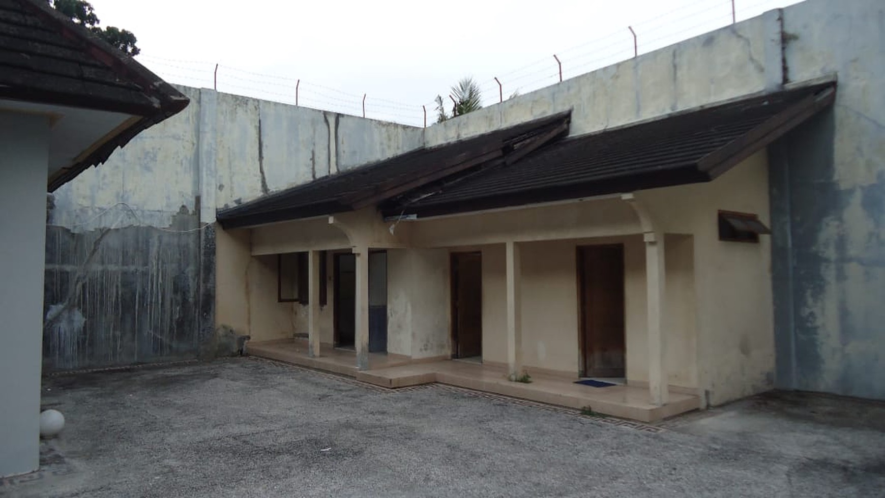 RUMAH MEWAH BERGAYA KLASIK JL. KADIROJO PURWOMARTANI, KALASAN, SLEMAN