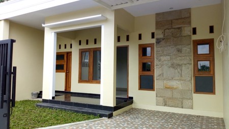 RUMAH BARU SIAP HUNI, DI DEKAT TAJEM BARU, MAGUWOHARJO