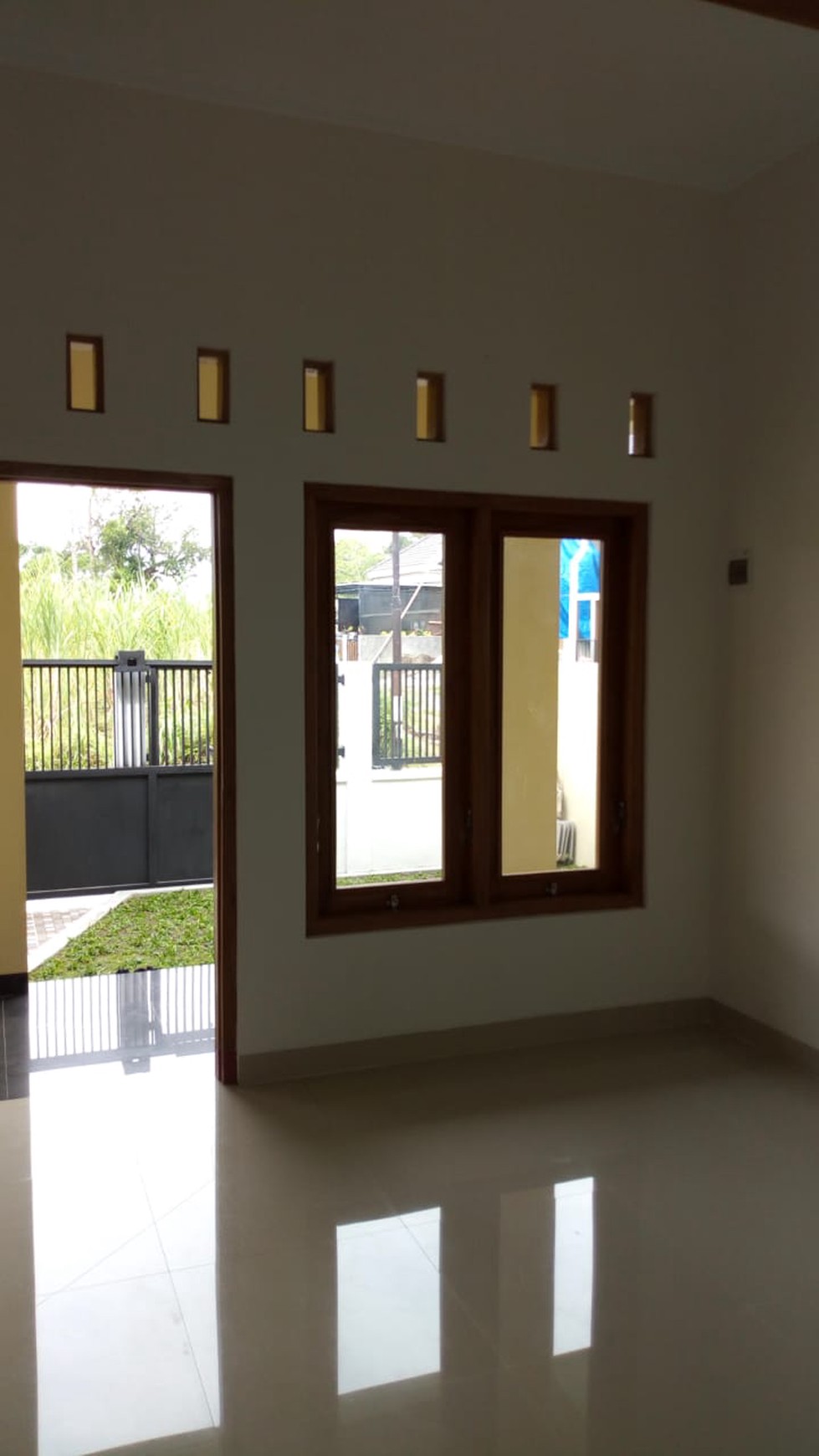 RUMAH BARU SIAP HUNI, DI DEKAT TAJEM BARU, MAGUWOHARJO