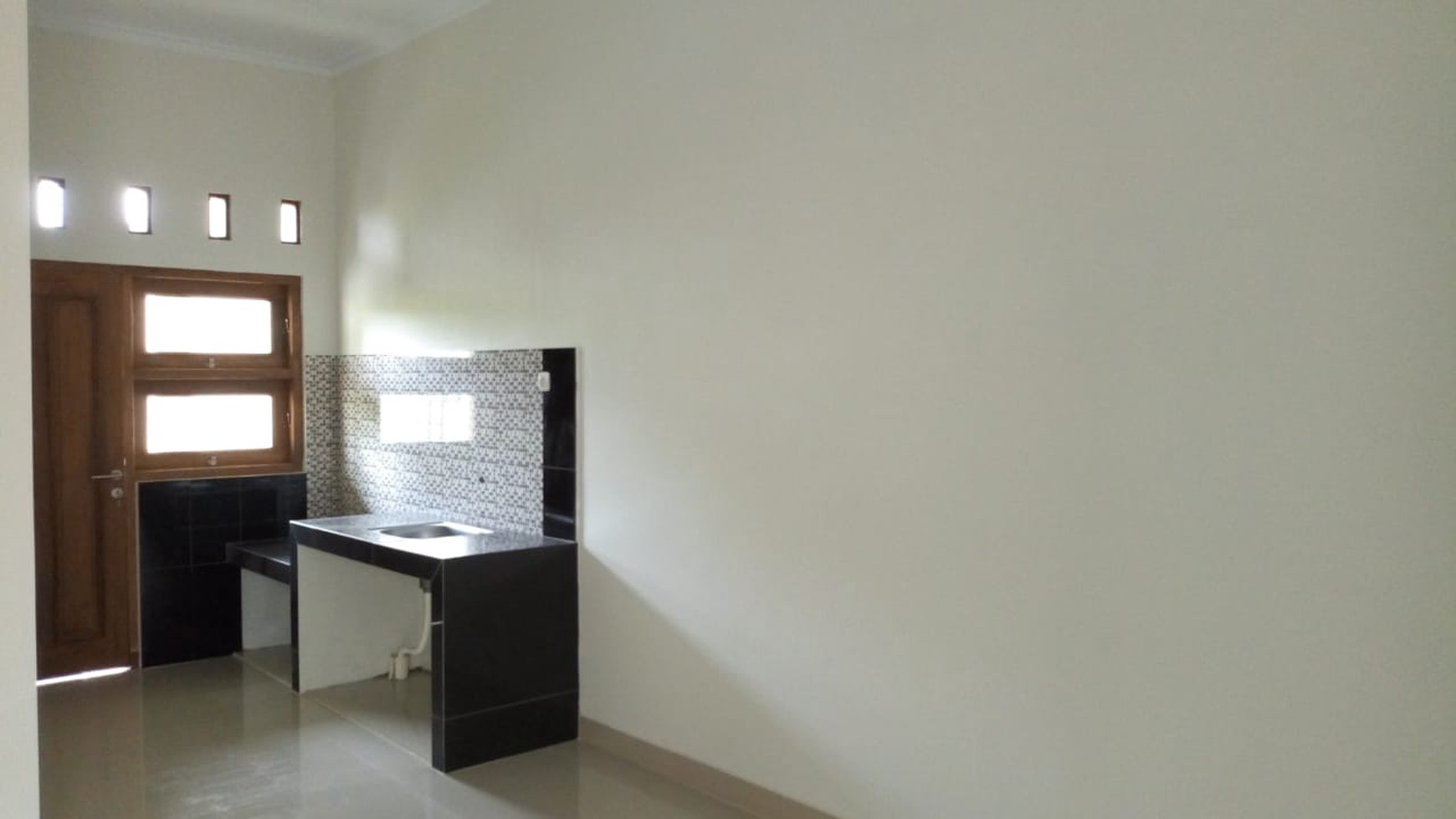 RUMAH BARU SIAP HUNI, DI DEKAT TAJEM BARU, MAGUWOHARJO