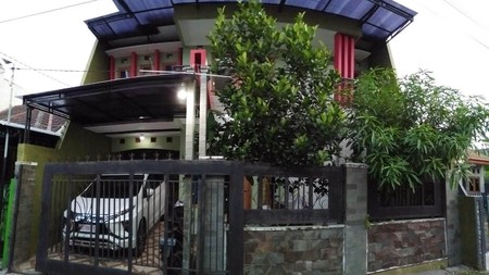 RUMAH MEWAH DENGAN DESIN MINIMALIS  DI JL PANDEYAN, UMBULHARJO, YOGYAKARTA