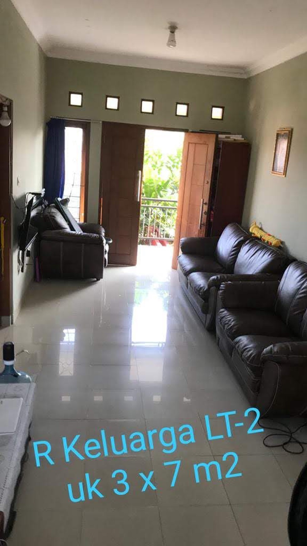 RUMAH MEWAH DENGAN DESIN MINIMALIS DI JL PANDEYAN, UMBULHARJO, YOGYAKARTA