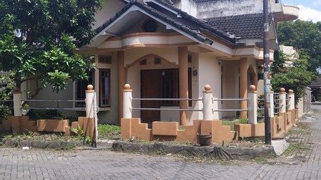 RUMAH DALAM PERUMAHAN GRAHA YASA , DEKAT JL PARANGTRITIS KM 4,5, YOGYAKARTA