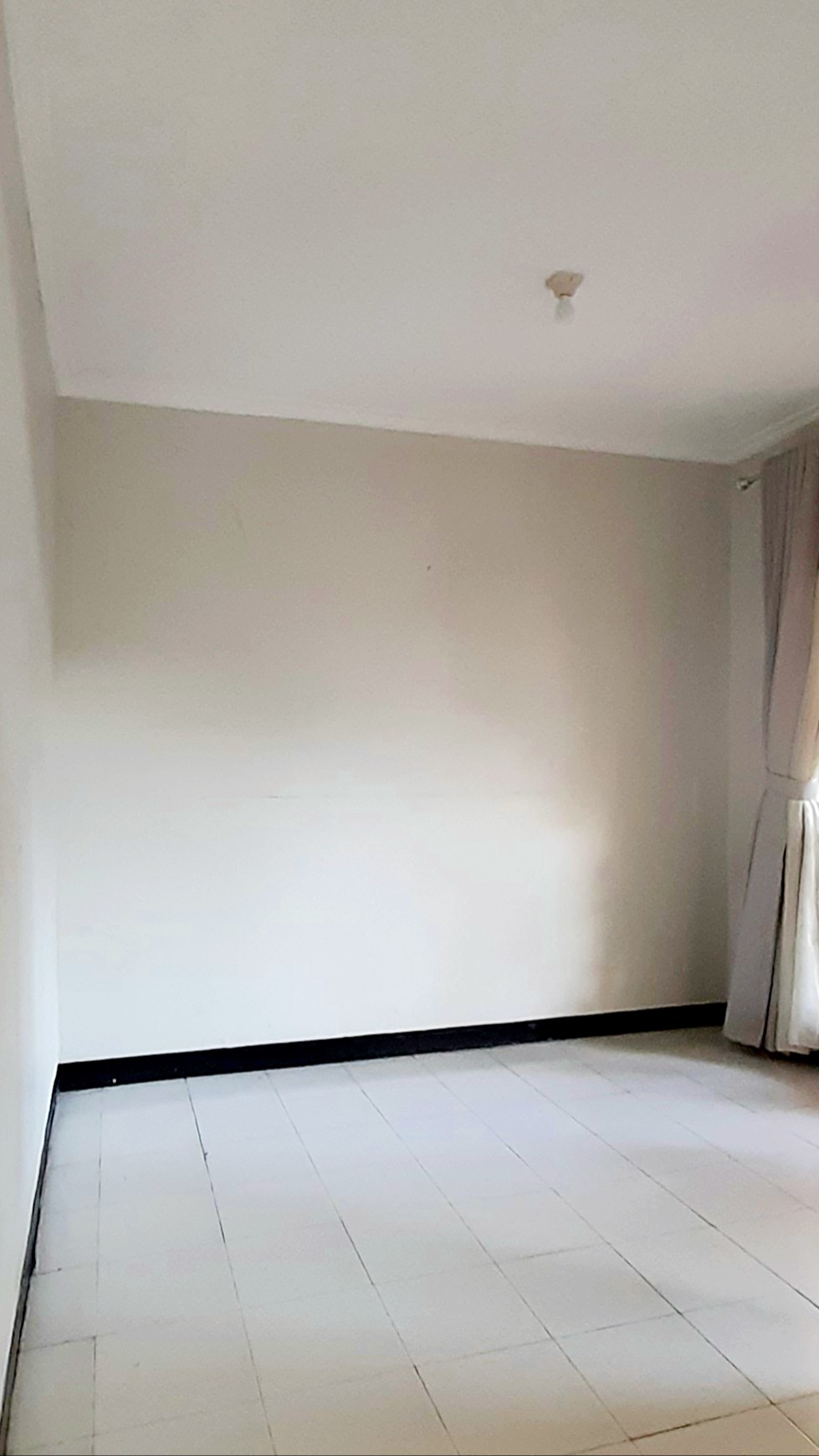 Rumah Minimalis Luas 135m Harga 70Jt/Thn nego di Kucica, Sektor IX, Bintaro Jaya