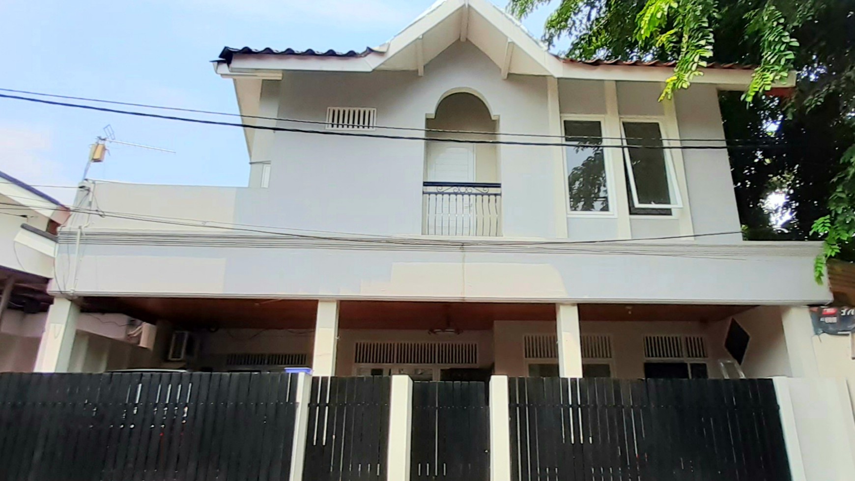 Rumah Minimalis Luas 135m Harga 70Jt/Thn nego di Kucica, Sektor IX, Bintaro Jaya