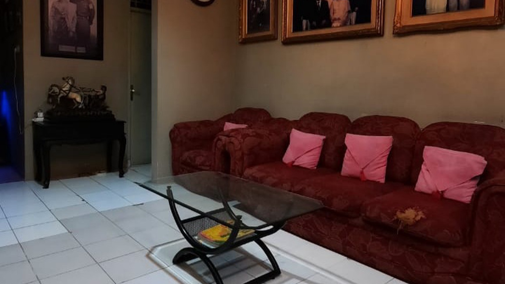 Rumah Lama Terawat area Bintaro ,Tangerang Selatan.