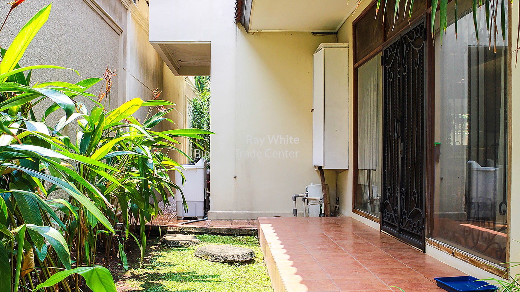 Rumah Mewah Siap Huni, Hunian Asri & Nyaman @Cilandak Timur, Pasar Minggu