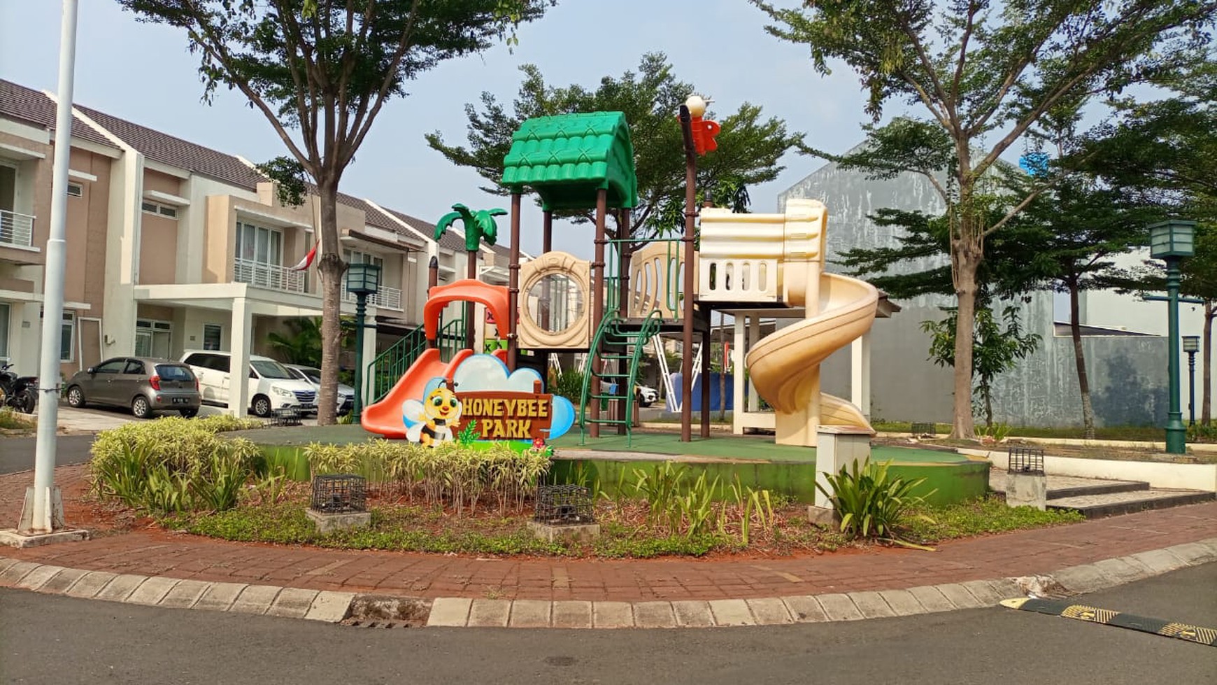 Dijual Cepat Rumah 2 lantai di Perumahan Exclusive Paradise Resort city Ciputat