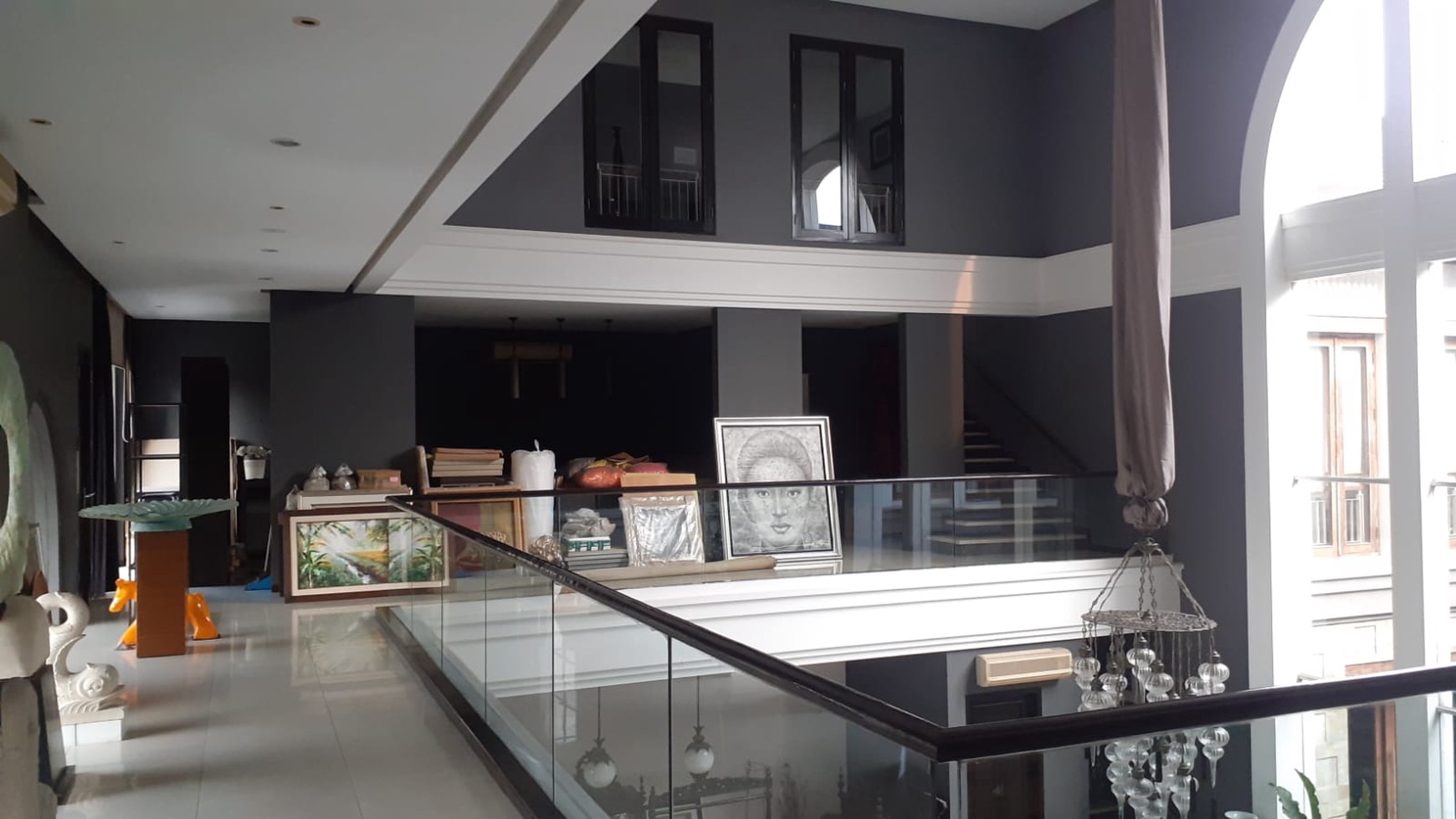 For Rent Luxurious Gallery and Office Building di Lokasi Strategis Kemang Jakarta Selatan