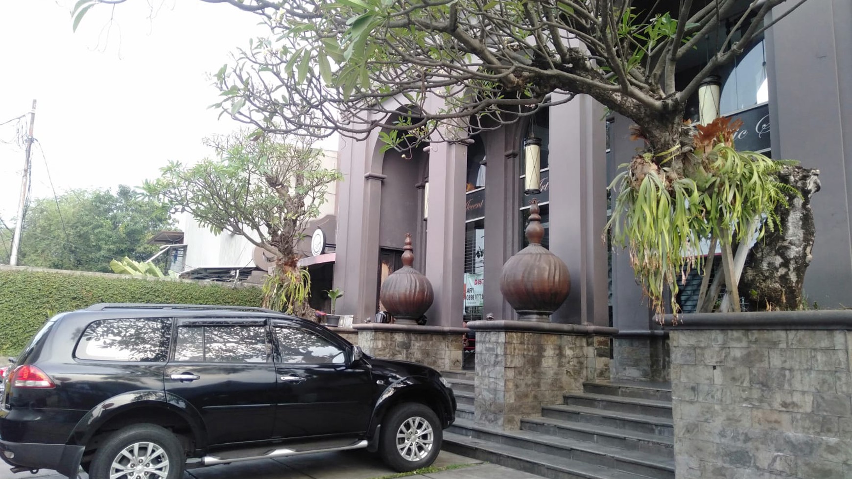 For Rent Luxurious Gallery and Office Building di Lokasi Strategis Kemang Jakarta Selatan