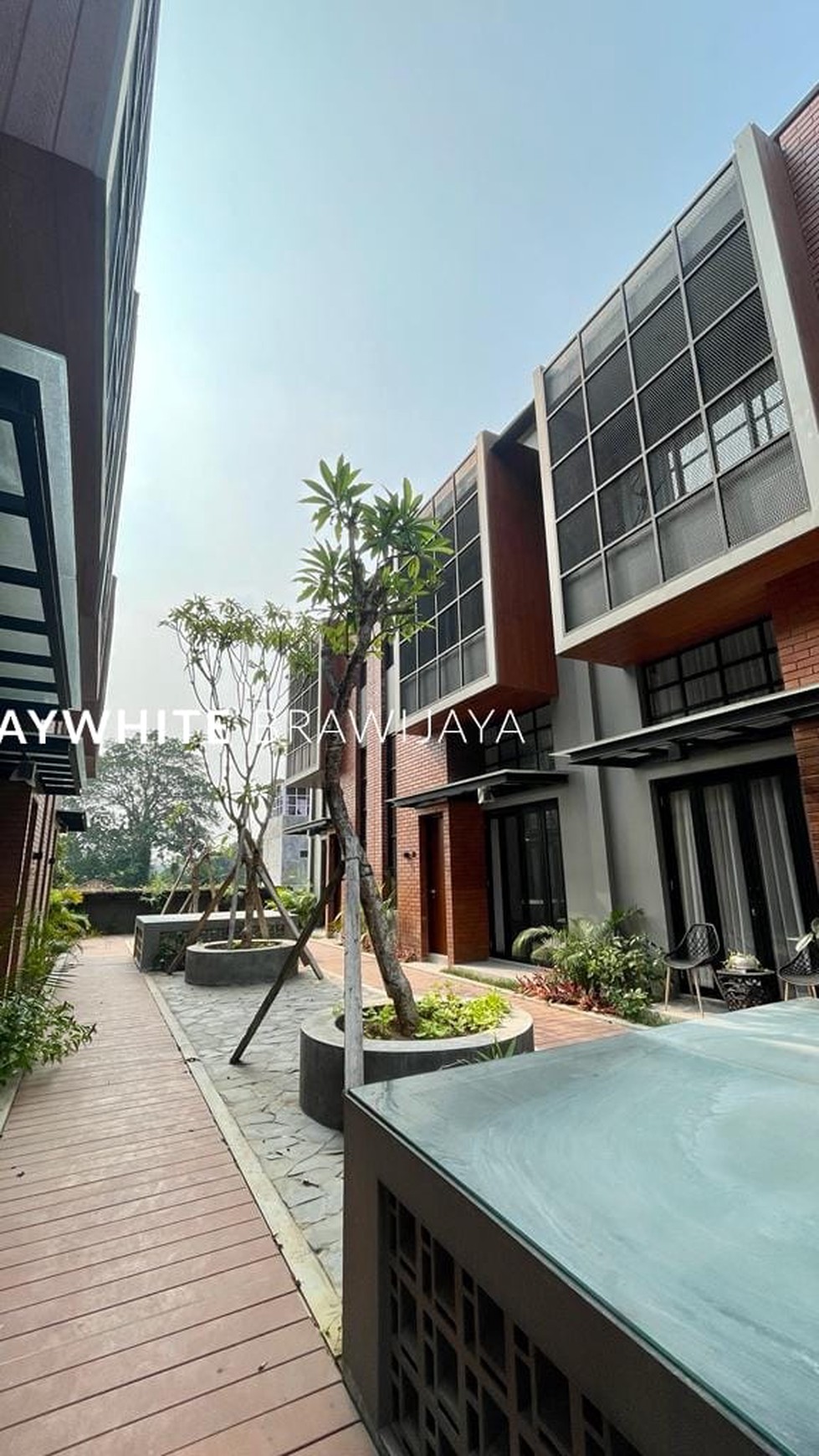 Brand New Townhouse Area Kemang Terusan