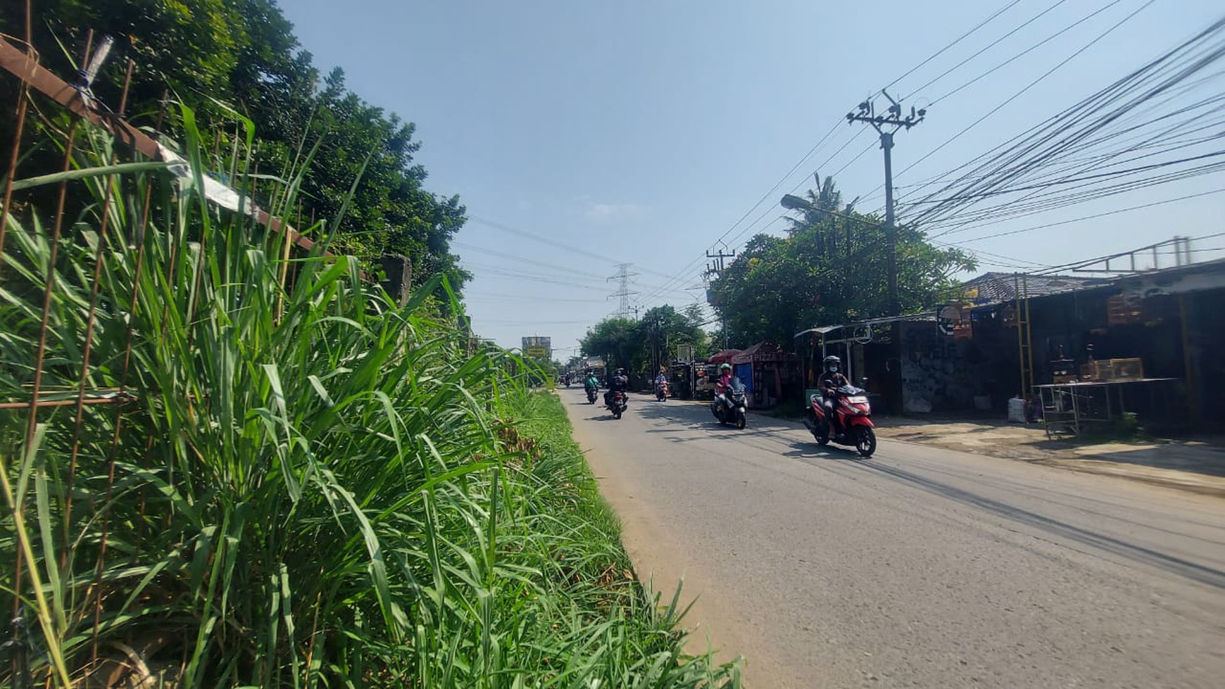 Meruyung jalan utama, tanah luas 3105 dekat ke pintu tol sawangan desari