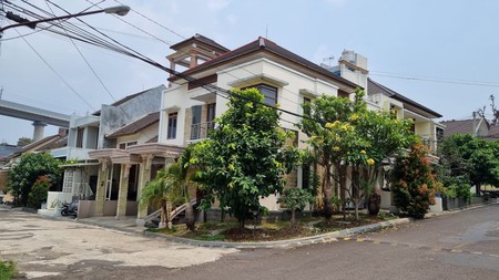  RUMAH BESAR ADA KOLAM RENANG DI AWANI RESIDENCE CIMAREME