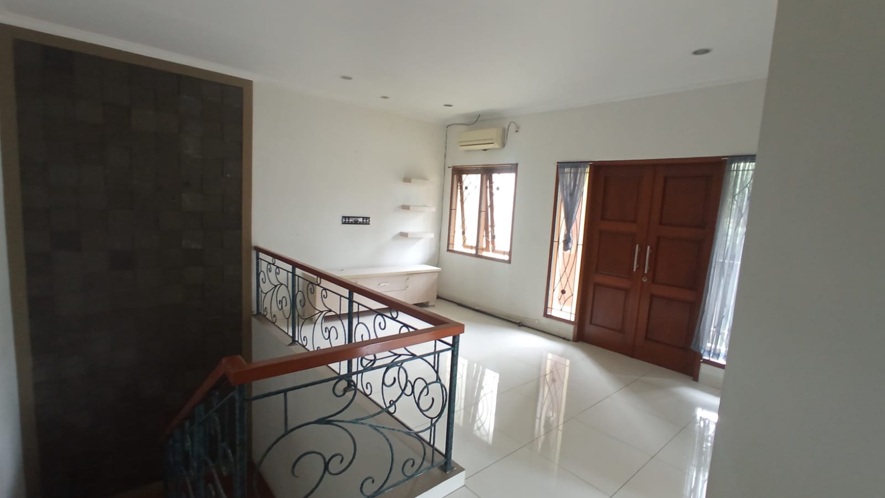 Dijual Rumah Murah Depan Taman Citra Grand Cibubur