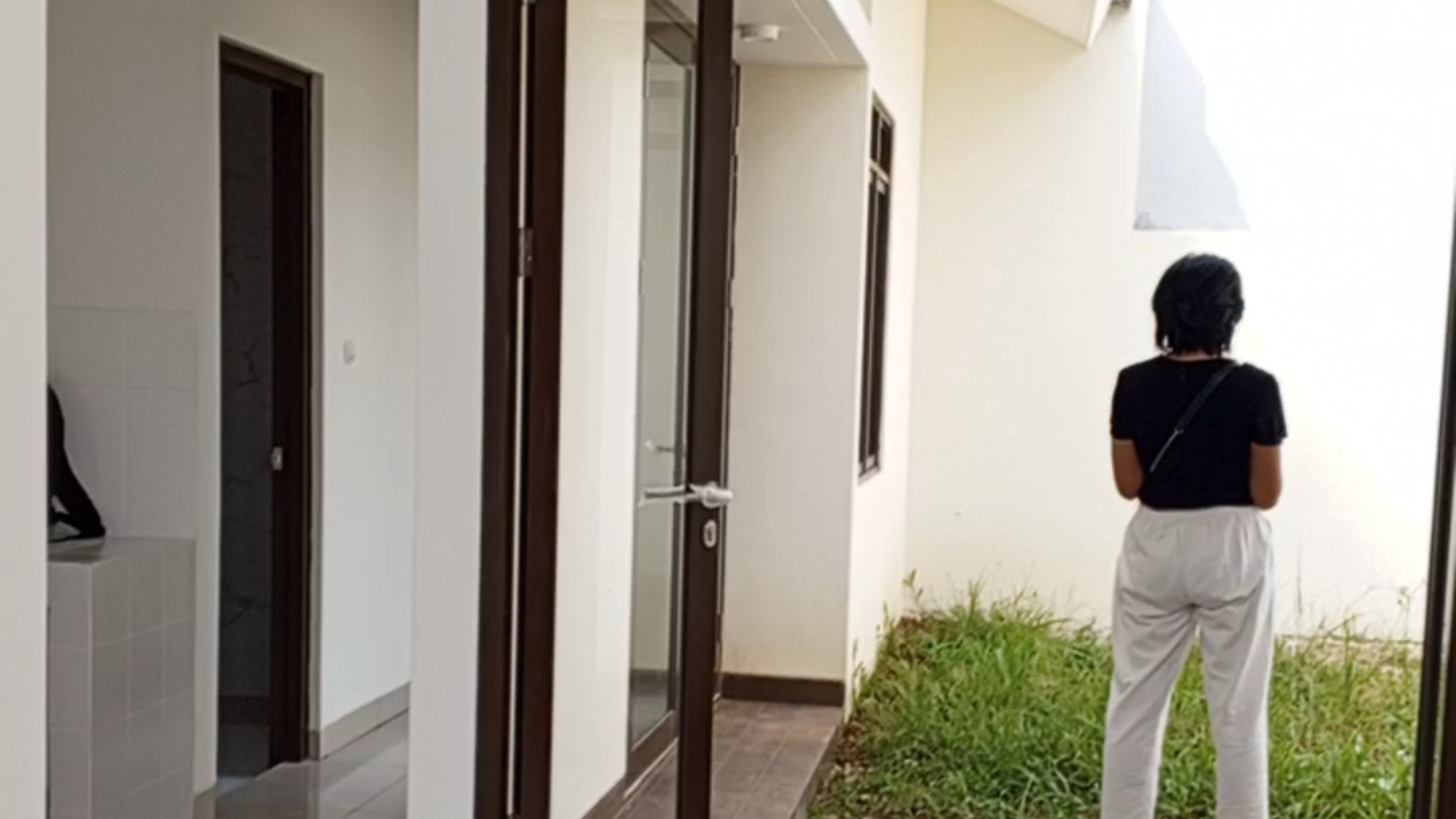 Dijual Rumah Cantik Asri Citra Raya Sentul Siap Huni