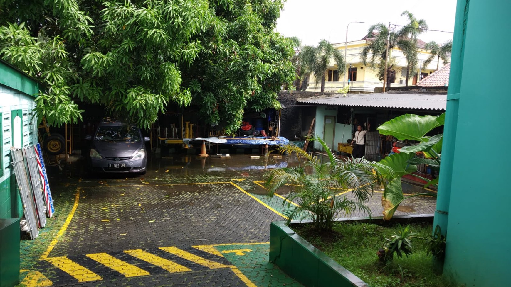 Gedung Kantor Dijual Segera di Kebon Jeruk Jakarta Barat