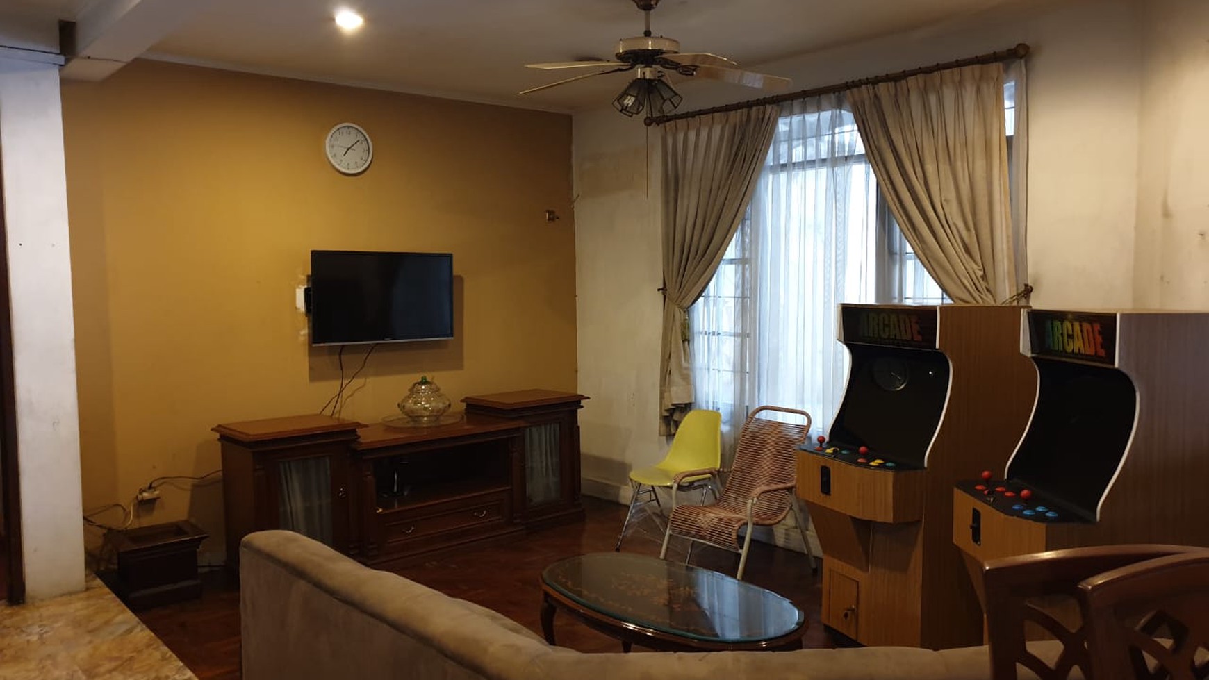 Dijual Rumah Classic 2 Lantai Pondok Indah 