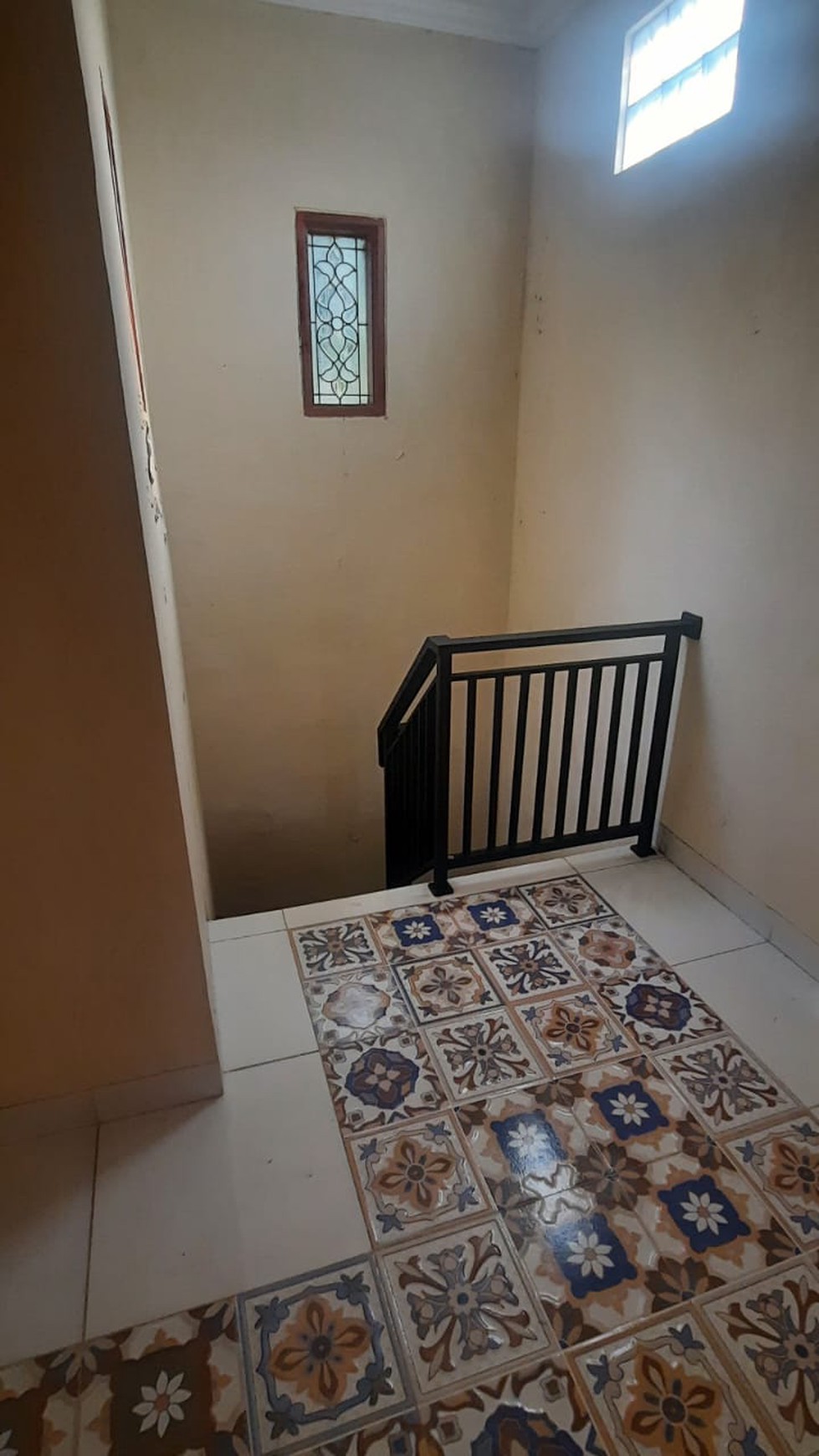 Dijual Rumah Asri pinggir jalan dekat RSUD Kramat Jati Condet Baru, Jakarta Timur