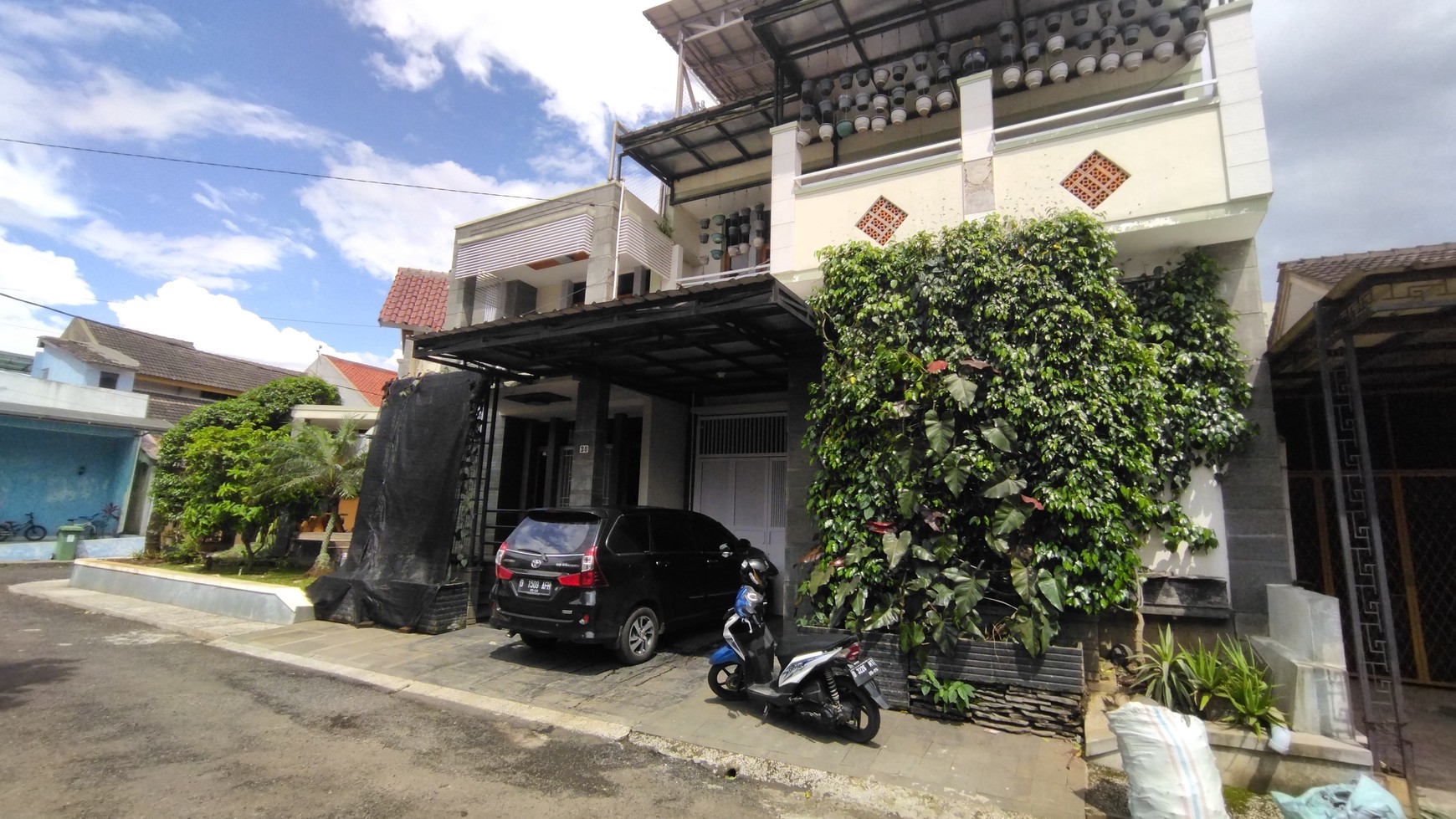 Rumah Asri di Jl Palem Raja, Bandung