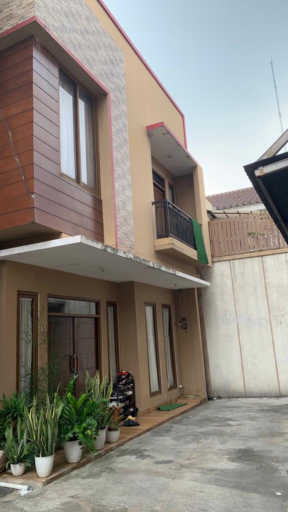 Rumah Minimalis Modern di Jakarta Selatan dengan Kondisi Siap Huni @Pejaten Barat