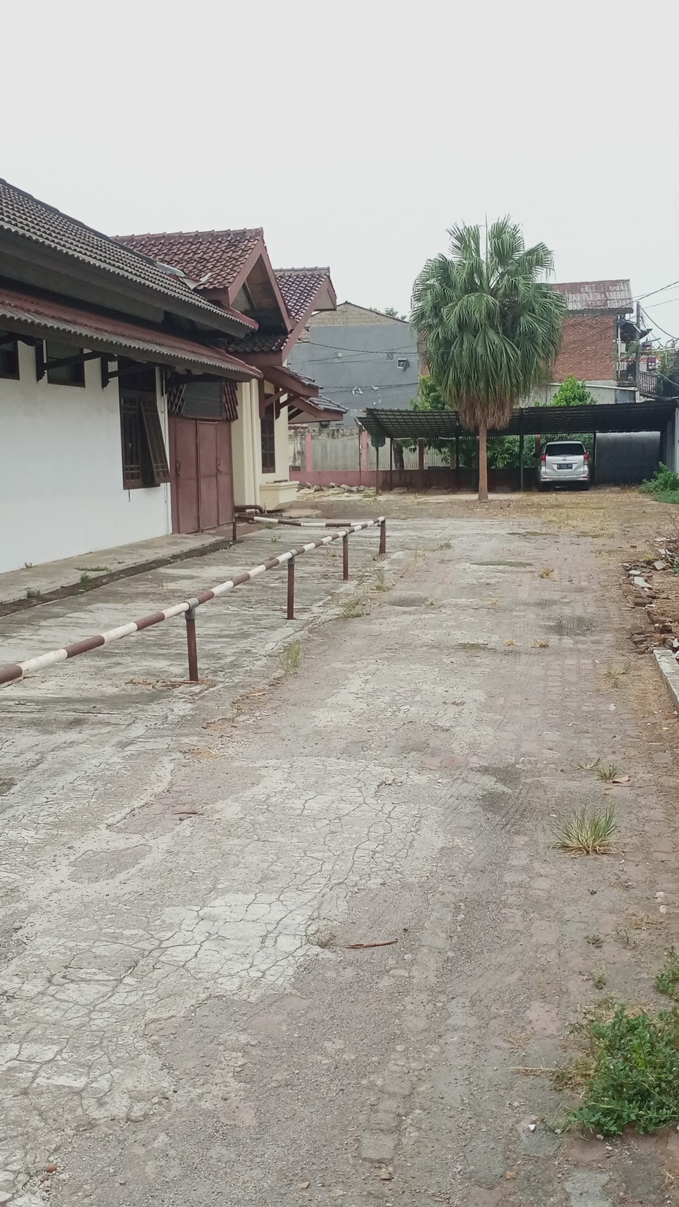 Dijual Tanah dan Bangunan dekat pintu 2 taman mini indonesia Indah lubang buaya jakarta Timur