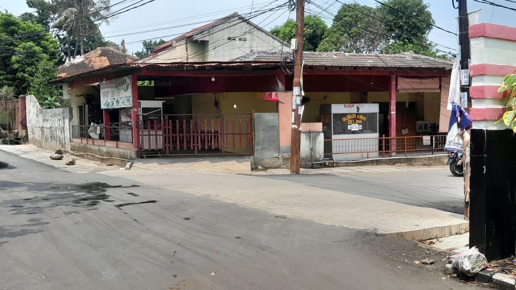 Dijual Rumah terdapat 7 Booth Ruang Usaha dan Lokasi Strategis @Ciputat