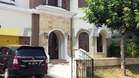 RUMAH MEWAH DALAM PERUMAHAN  CASAGRANDE COCOK UNTUK KELUARGA