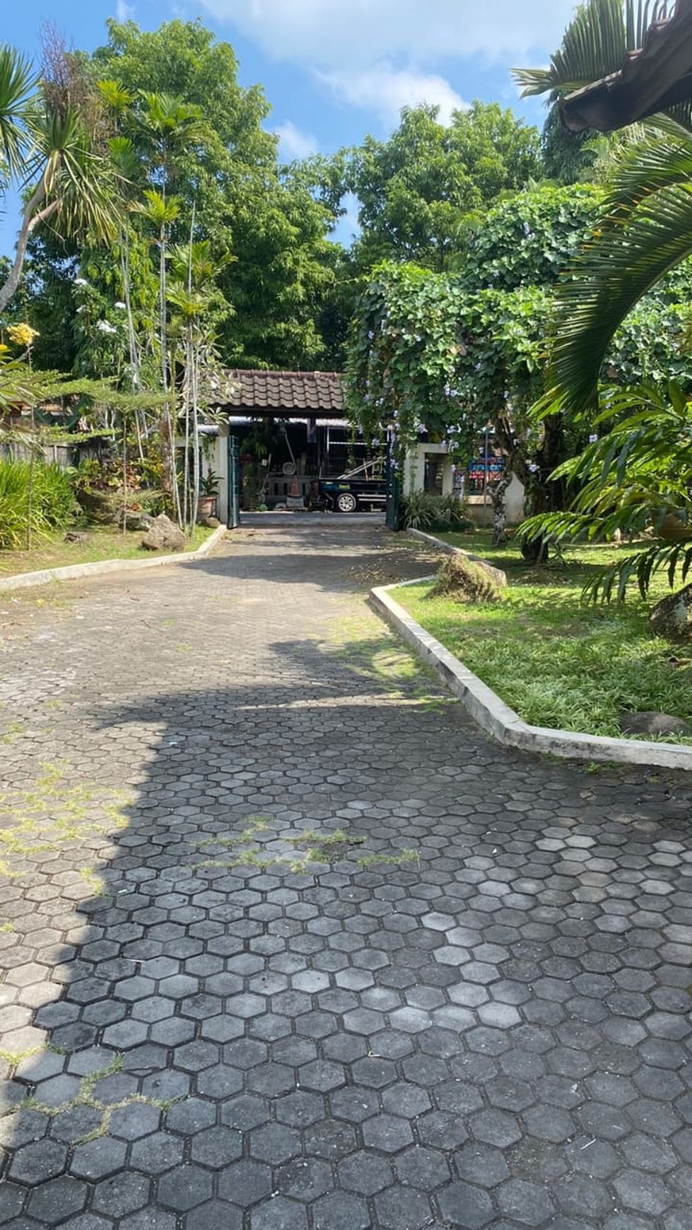 RUMAH MEWAH SIAP HUNI, LOKASI STRATEGIS DEKAT JL KALIURANG KM 7