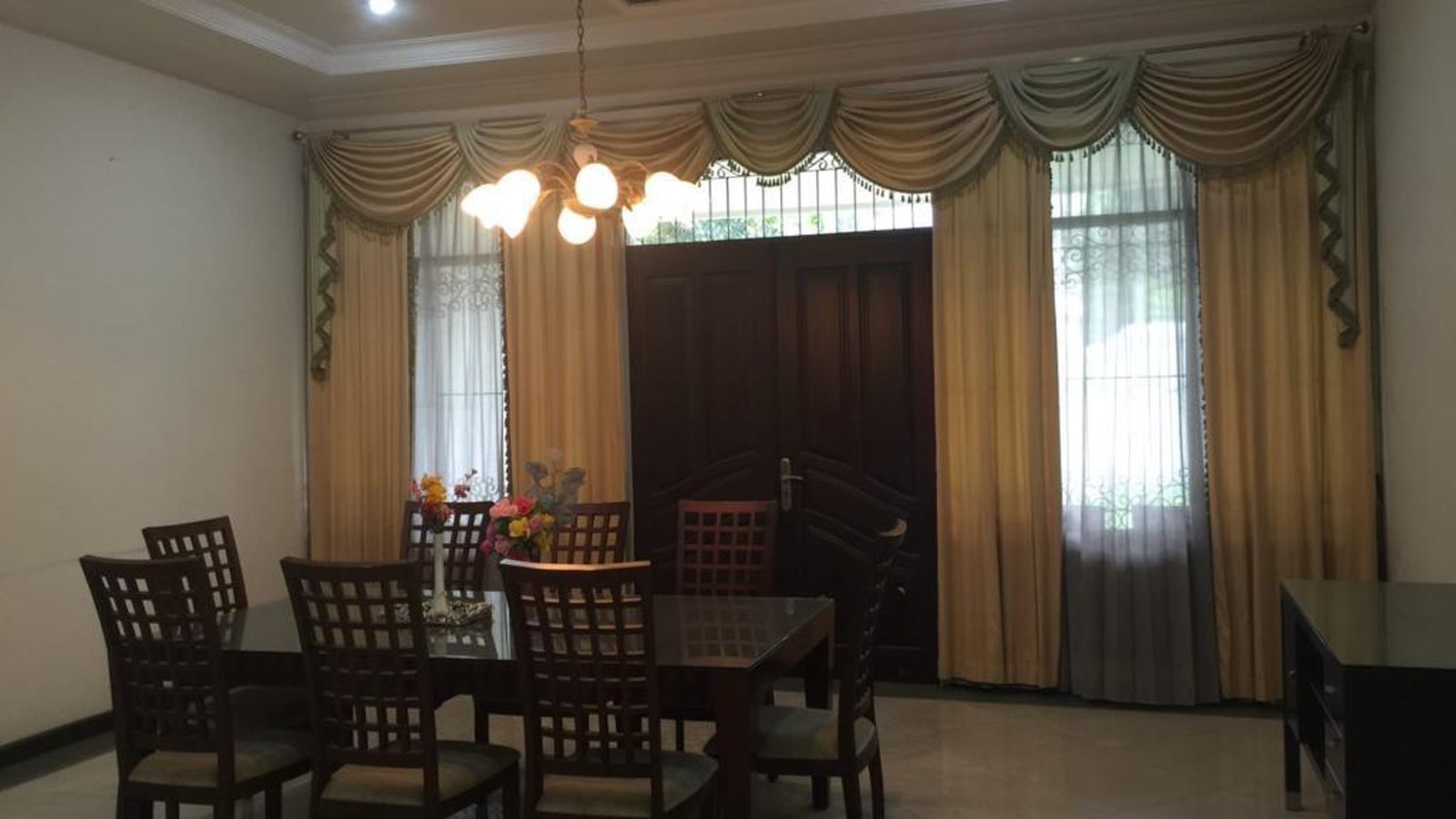 Dijual Rumah Graha Famili blok PREMIUM SPESIAL Row Jalan 4 Mobil - TerLuas 765 m2 - SHM