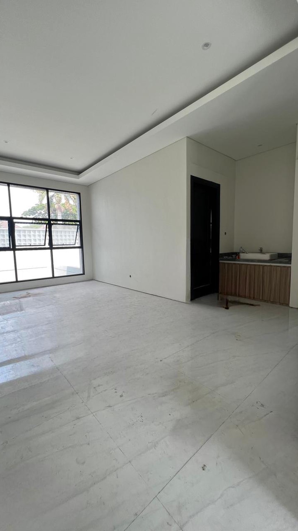 Rumah Baru Citraland Utama Surabaya SPESIAL  Carport 3 Mobil Dekat GWalk , Sekolah Ciputra , Pakuwon Indah, Graha Family