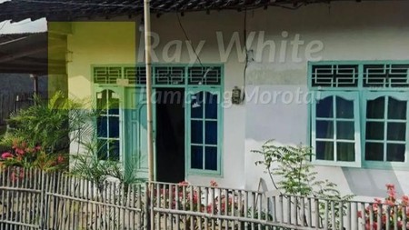 Dijual rumah dengan posisi hock