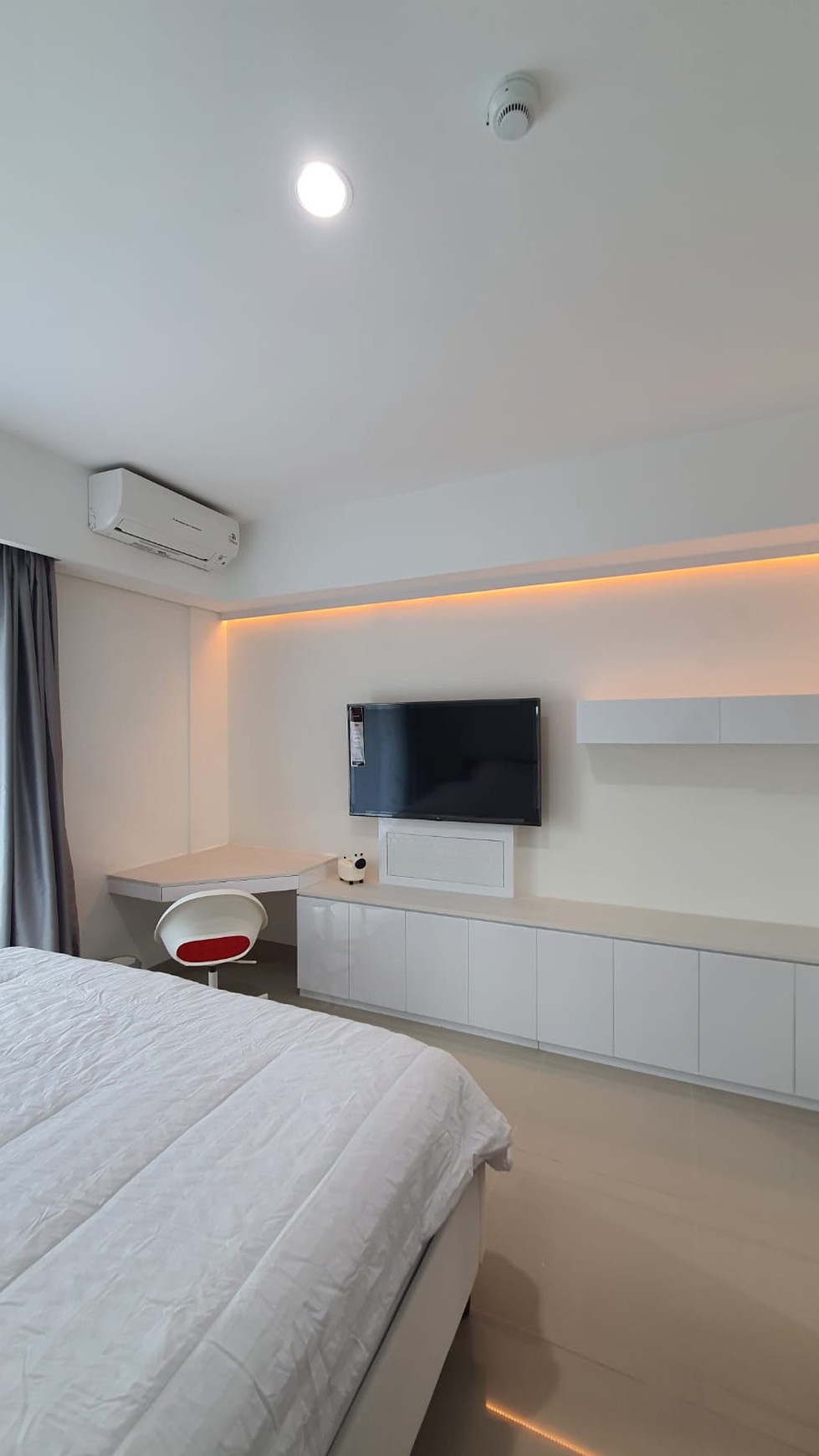 Dijual Full Furnished Apartemen Embarcadero, Tower Eastern Wing, Bintaro Sektor 9, Tangerang Selatan