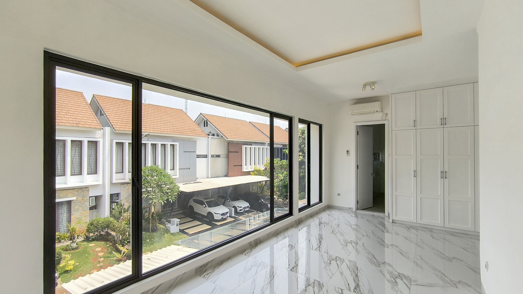 Rumah Bagus Posisi Hoek Siap Huni di Discovery Conserva, Bintaro Jaya Sektor 9 