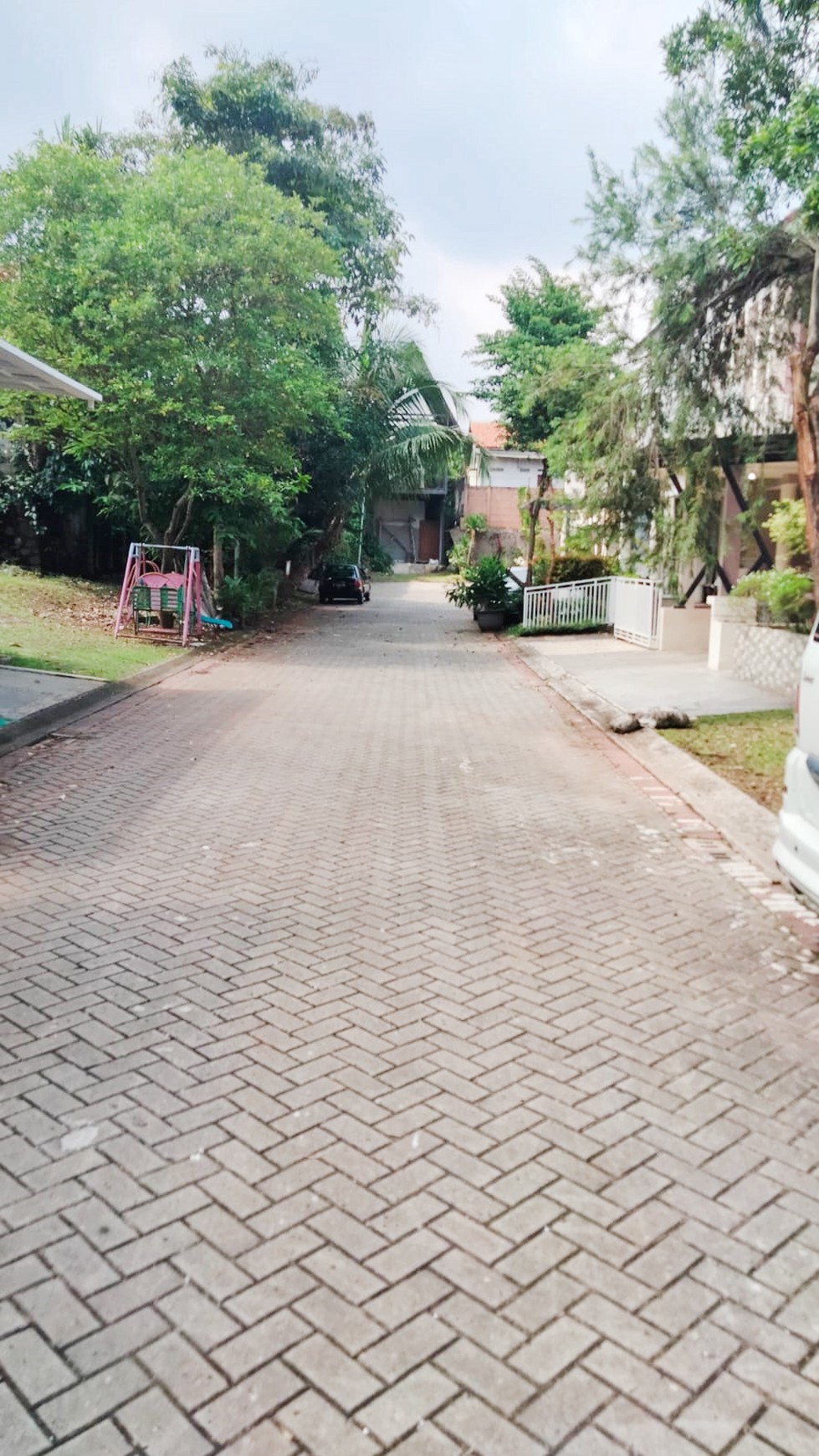 Rumah Bagus Siap Huni Asri di Discovery Conserva, Bintaro Jaya, Sektor 9