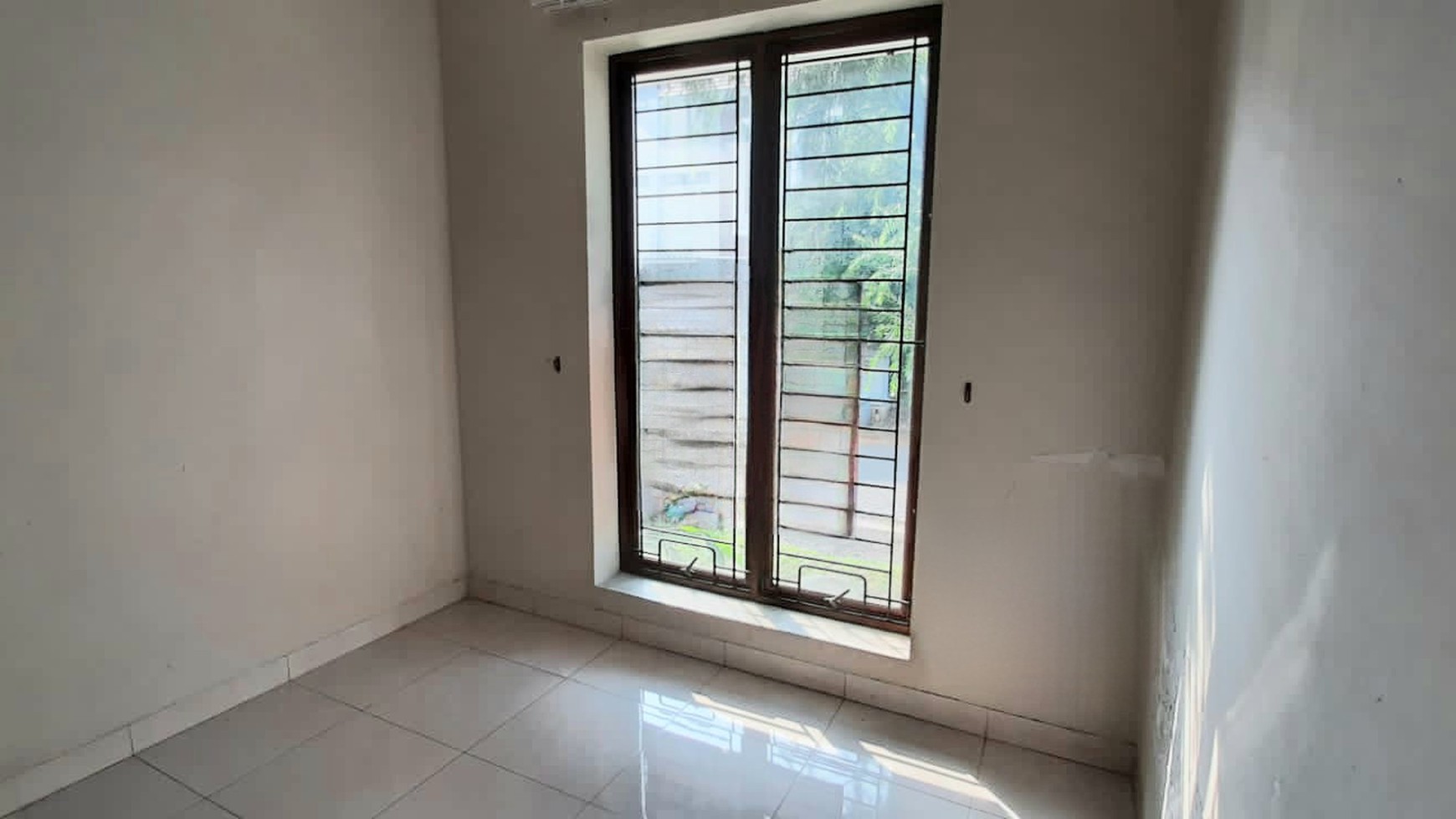 Rumah Bagus Siap Huni Asri di Discovery Conserva, Bintaro Jaya, Sektor 9