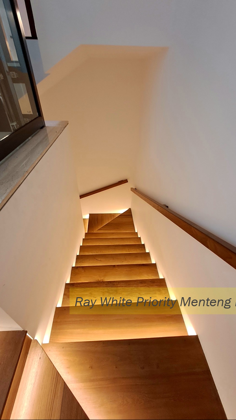 Brand New House with Tropical Modern Architecture, Pondok Indah