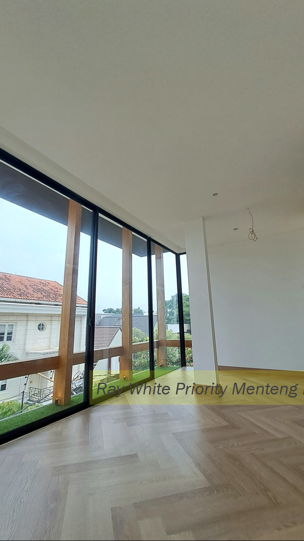 Brand New House with Tropical Modern Architecture, Pondok Indah