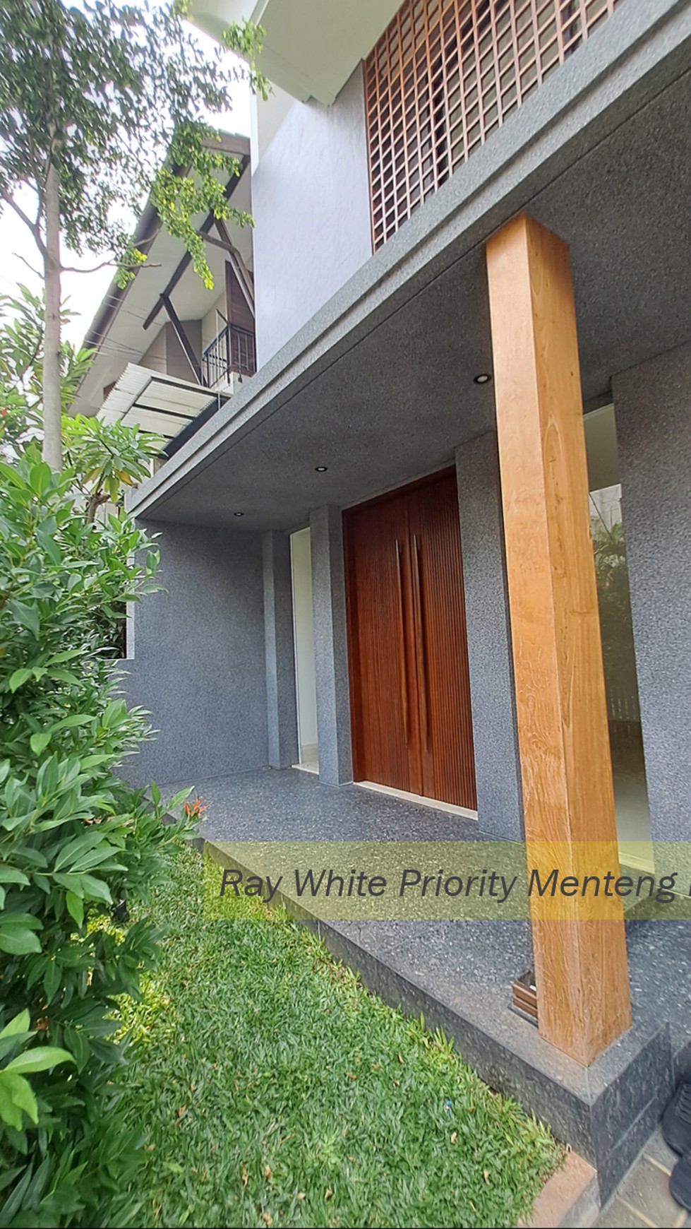 Brand New House with Tropical Modern Architecture, Pondok Indah