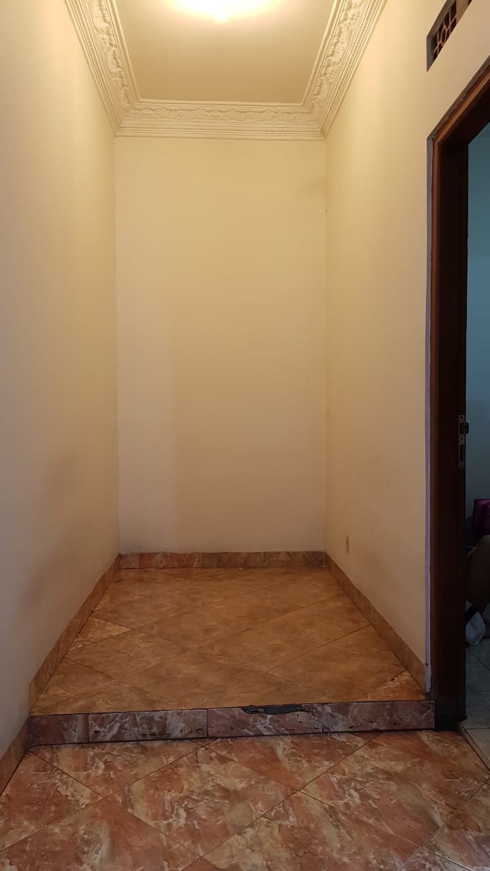 RUMAH TINGGAL UNTUK KELUARGA, DI JL IMOGIRI TIMUR, YOGYAKARTA