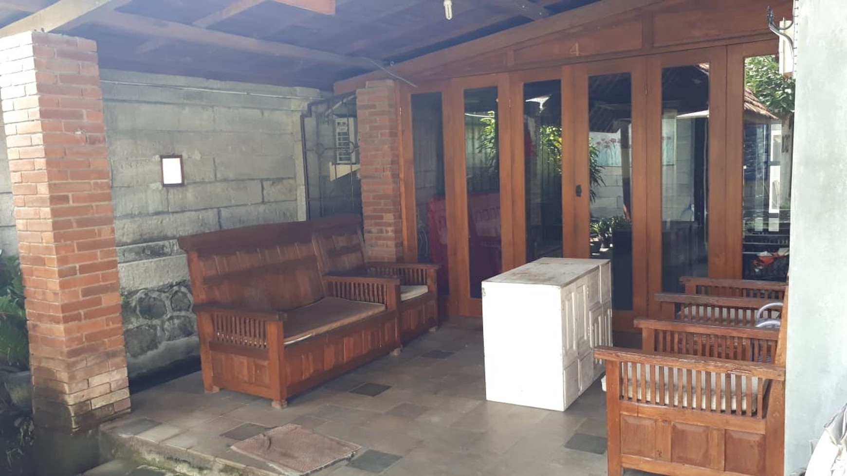 RUMAH DENGAN DESAIN JOGLO, DI JL RAYA TAJEM, COCOK UNTUK GUEST HOUSE