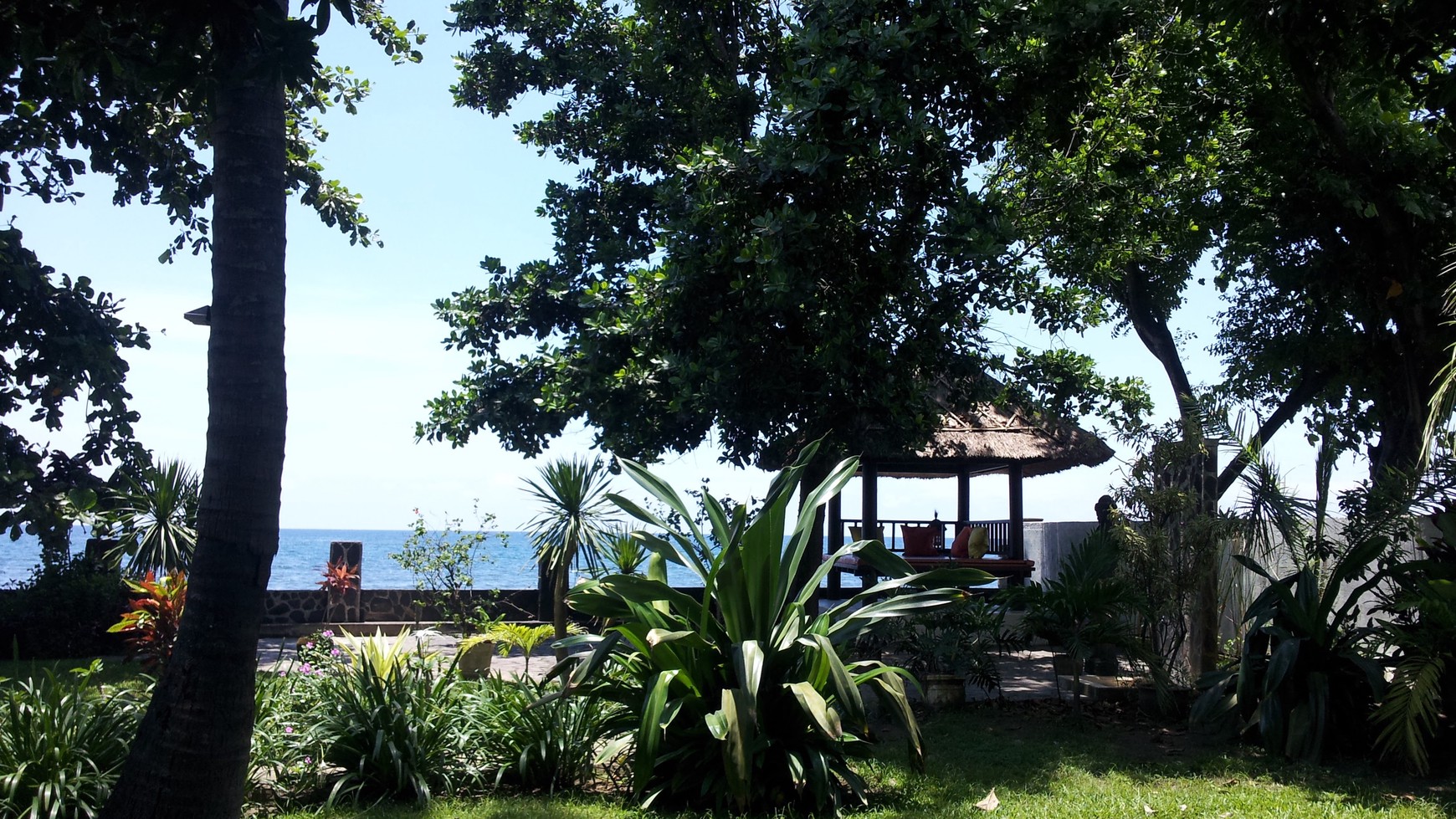 Fantastic 1100M2 beachfront land for sale at only 15 min driving distance from central Lovina