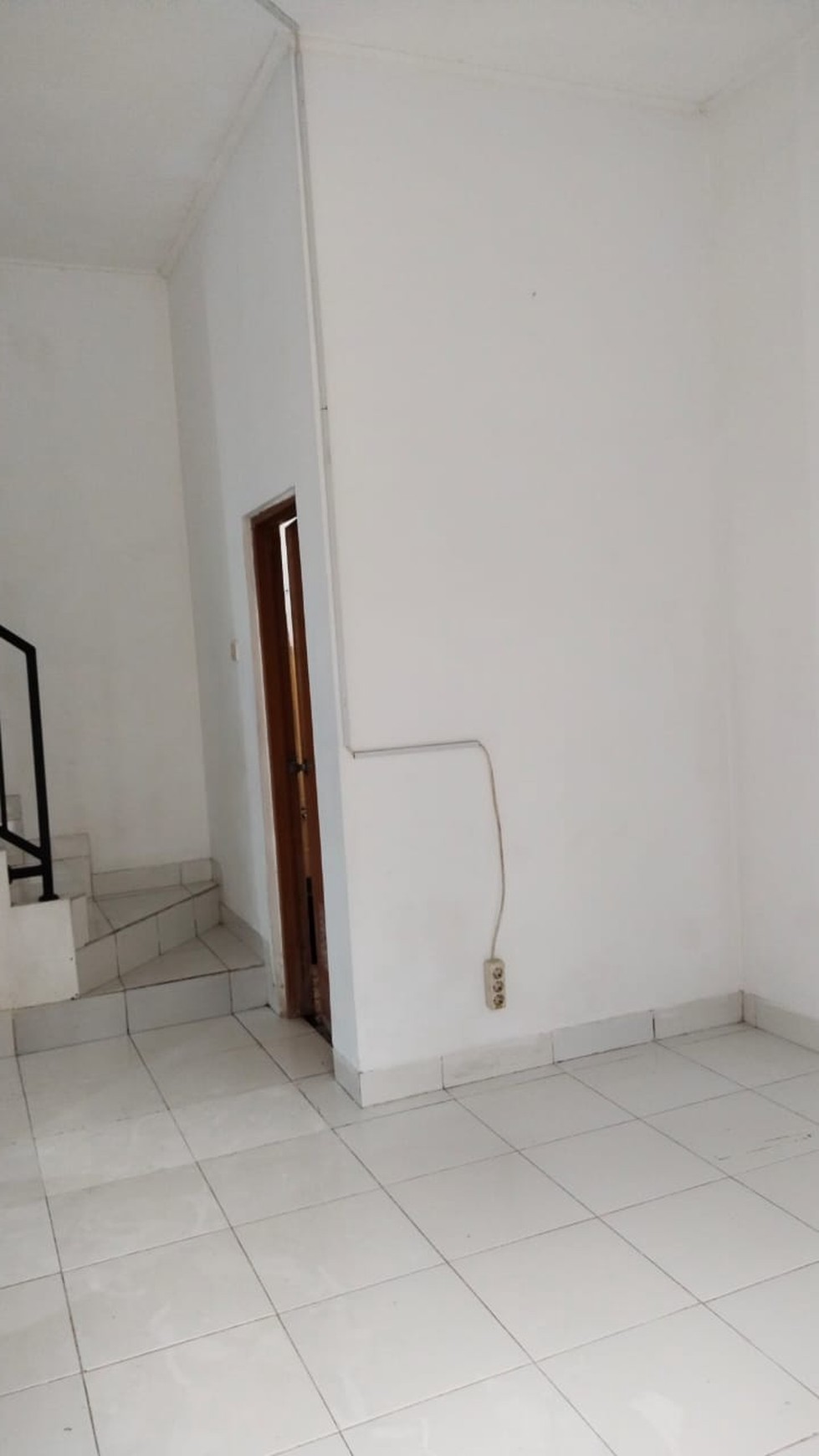 Dijual Rumah 2 lantai di Kaisar Mansion, Karawaci