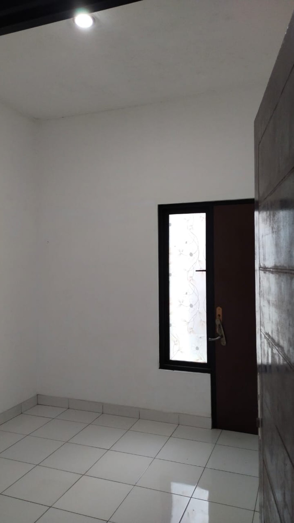 Dijual Rumah 2 lantai di Kaisar Mansion, Karawaci