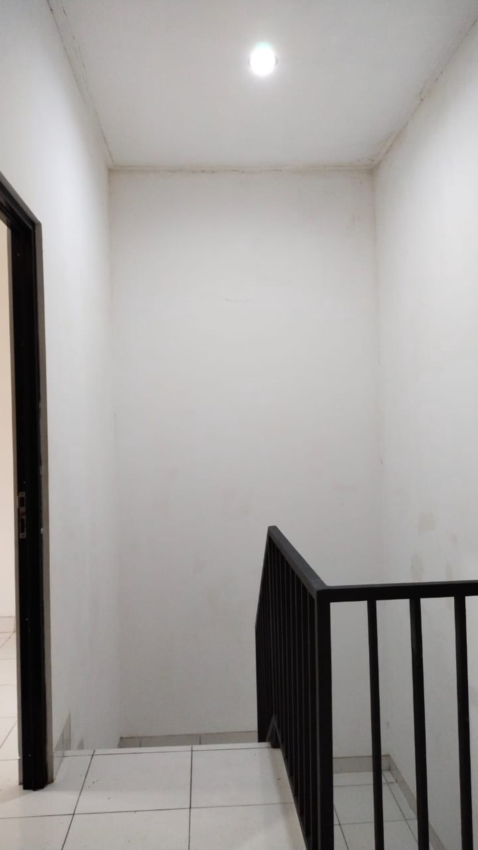 Dijual Rumah 2 lantai di Kaisar Mansion, Karawaci