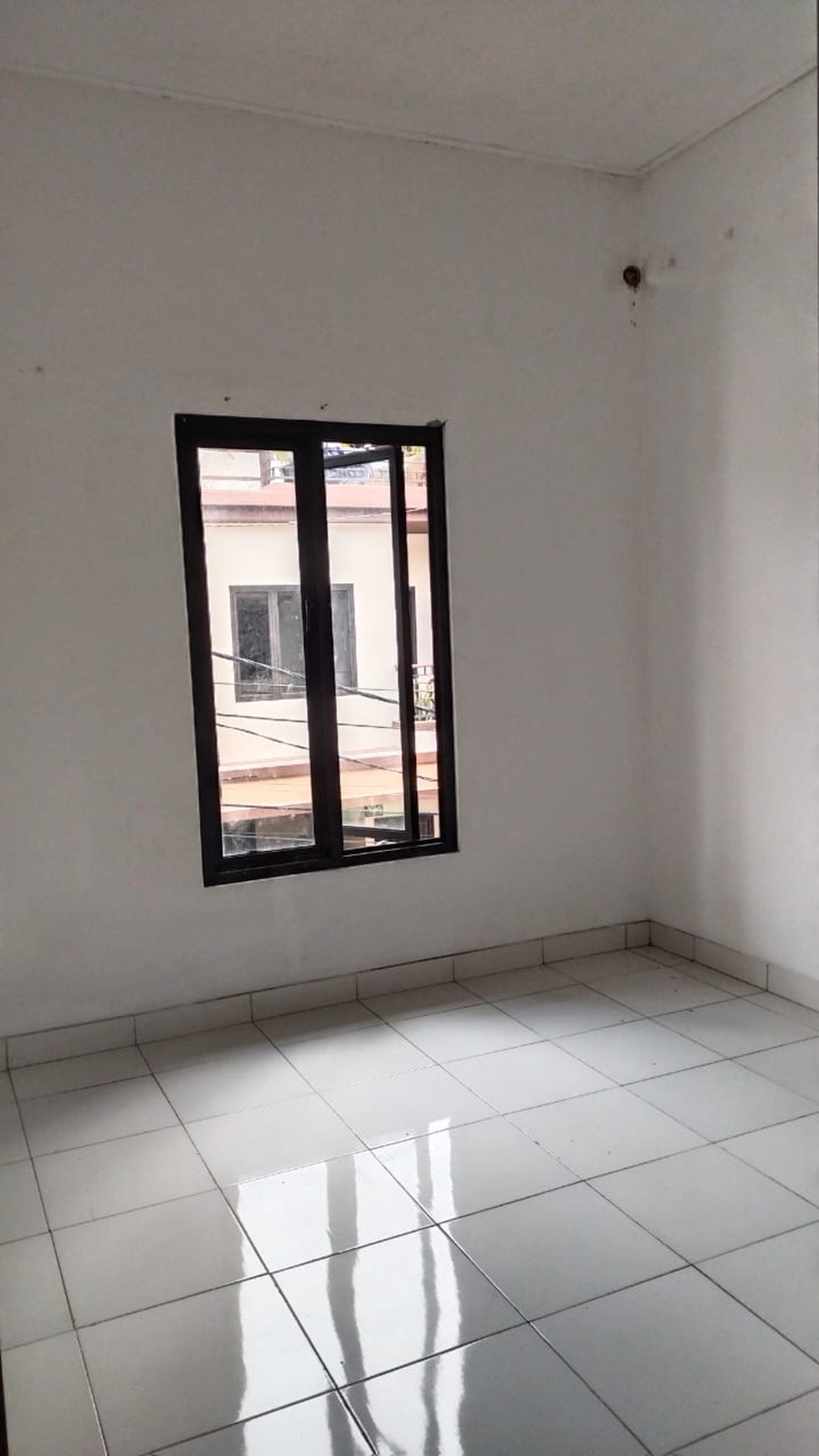 Dijual Rumah 2 lantai di Kaisar Mansion, Karawaci