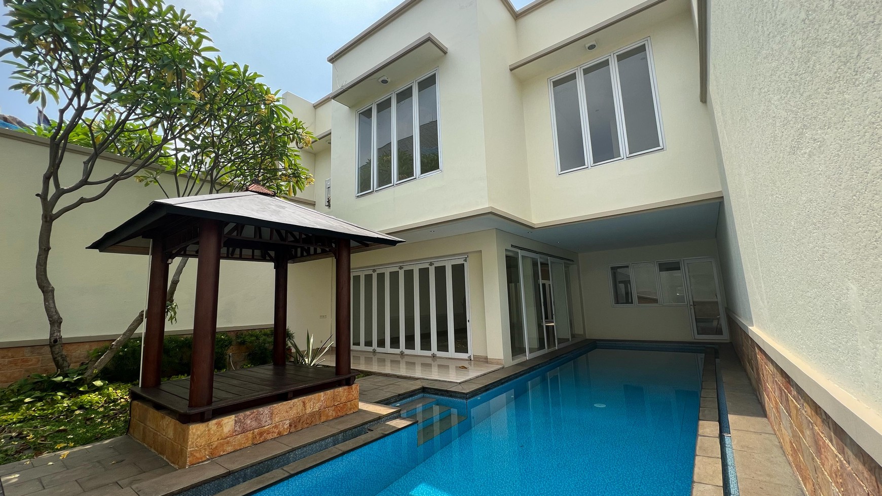 Rumah compond private pool semfurnish jual cepat pejaten barat kemang 