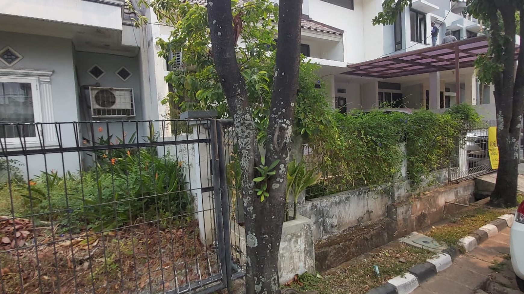 Rumah Dijual di Kemang Pratama Bekasi Lokasi strategis di tengah kota.