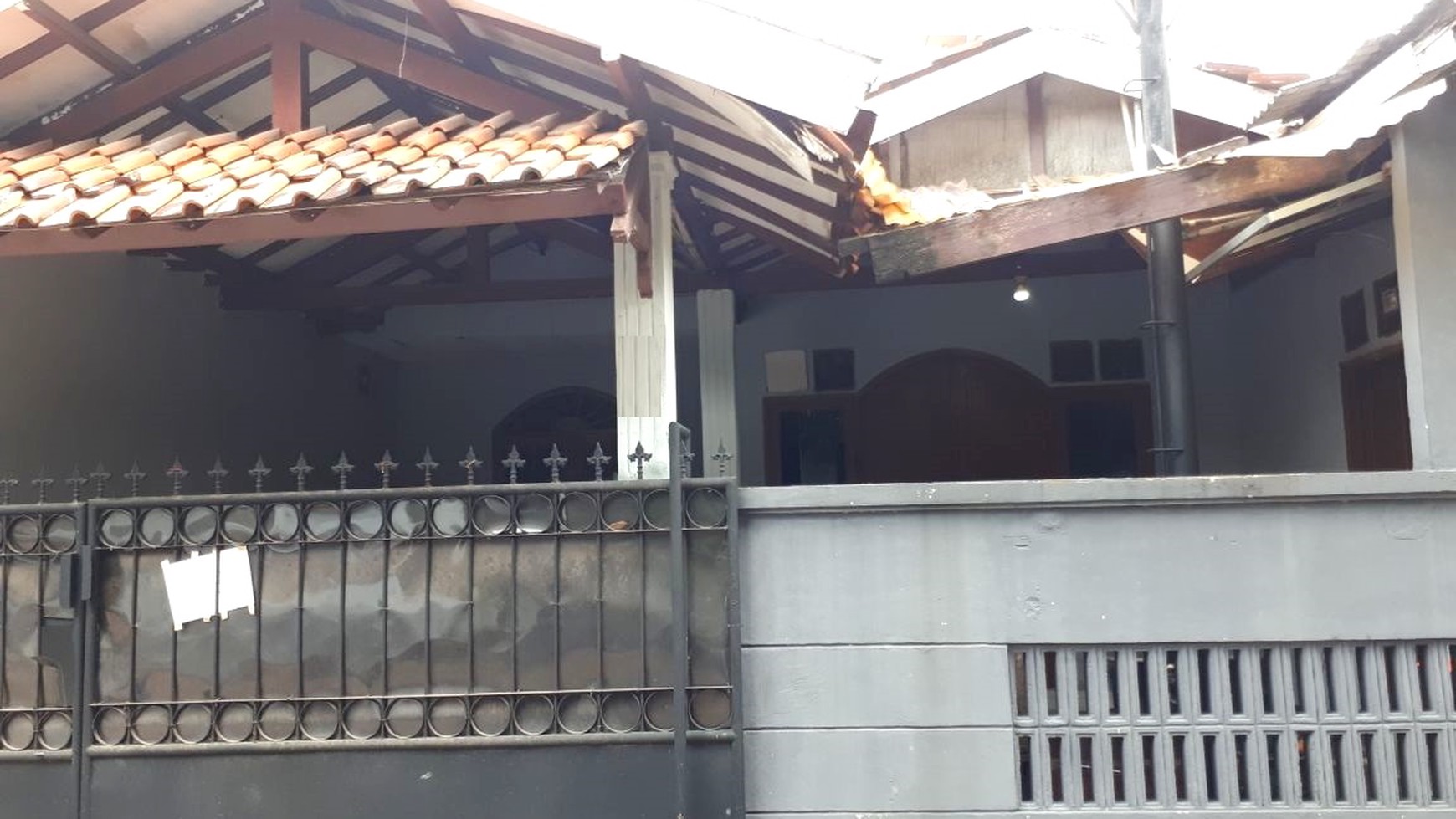 Rumah siap huni di pondok aren