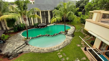 Rumah Mewah dan Cantik, Ada Pool di Bintaro Jaya Sektor 3